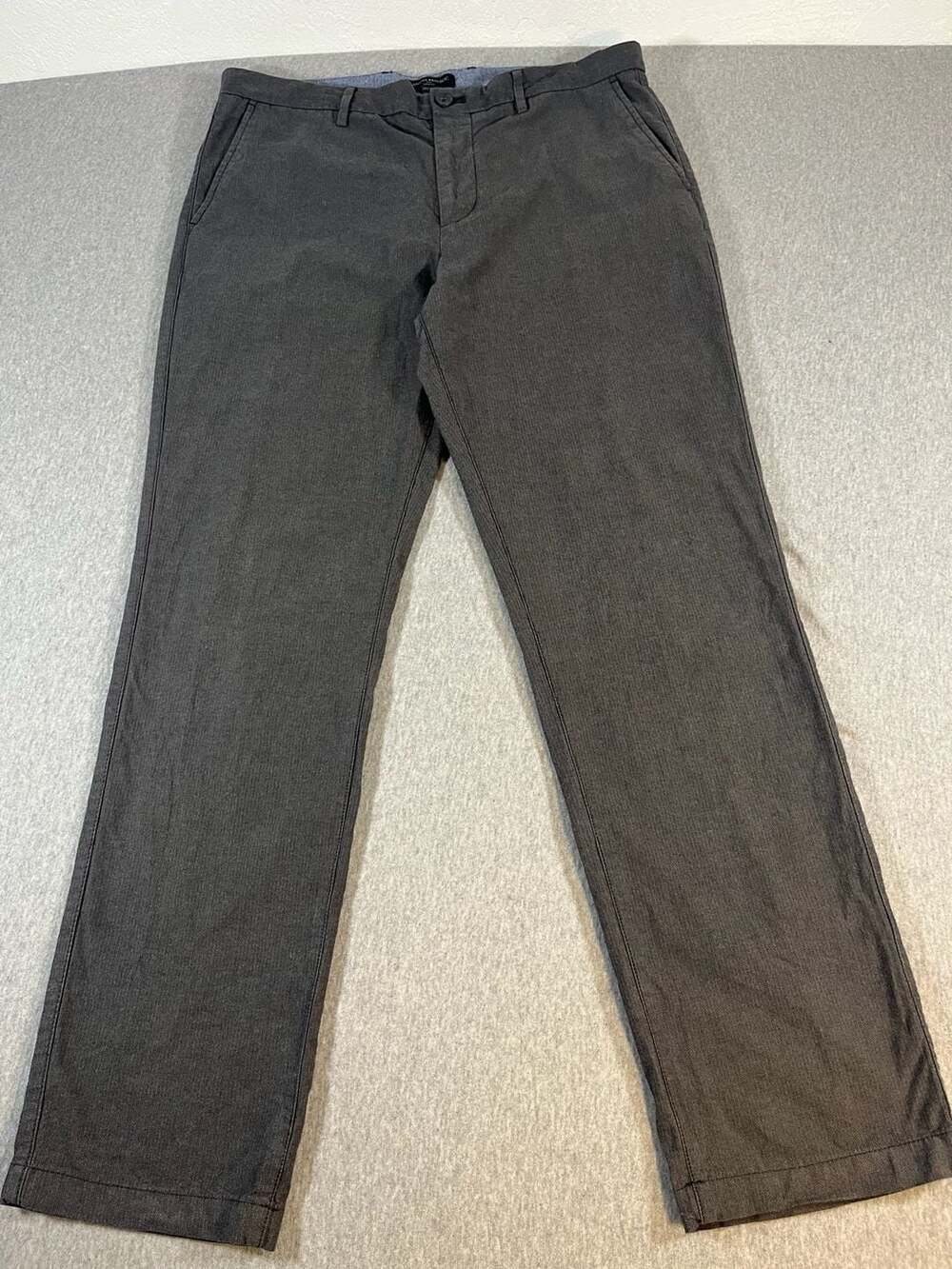 Banana Republic Aiden Fit Gray Herringbone Chino Pants Men’s 35x32(31)
